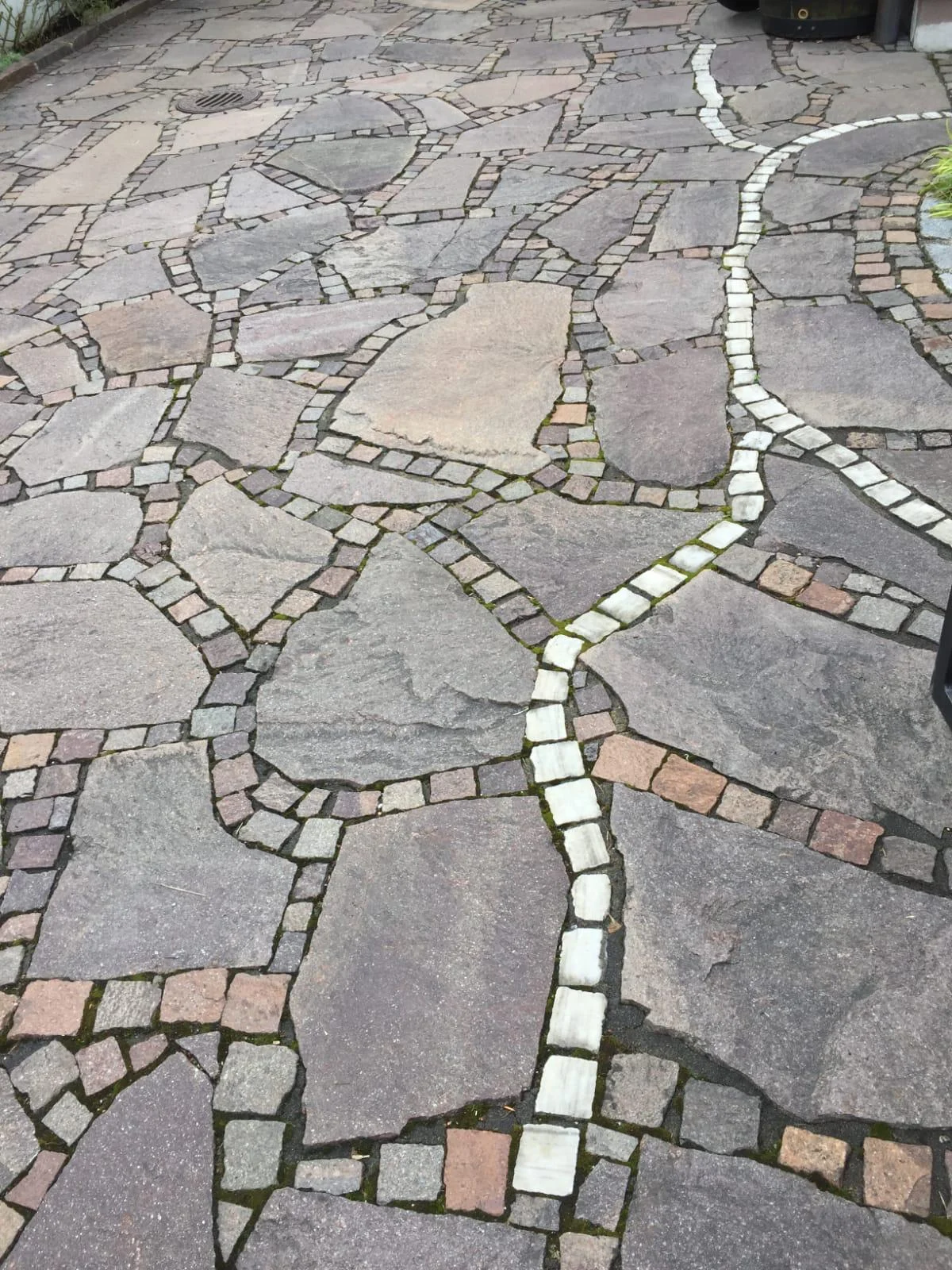 Terrassenfläche aus Naturstein